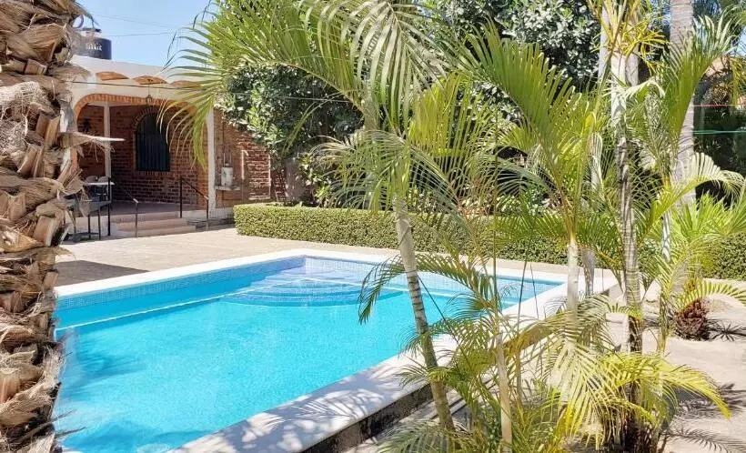 Hotelli Villas Del Monteón