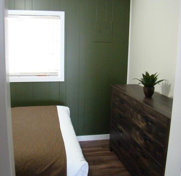 فندق على الطريق Paddock Inn