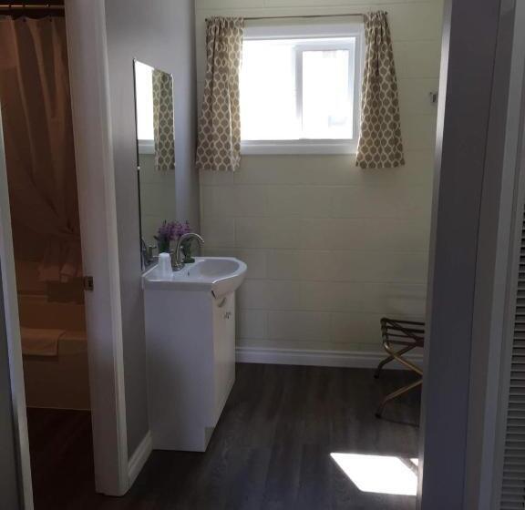 فندق على الطريق Paddock Inn