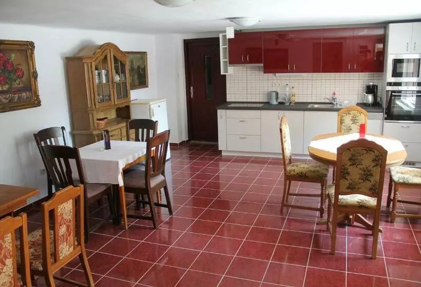 Majatalo Diófa Vendégház