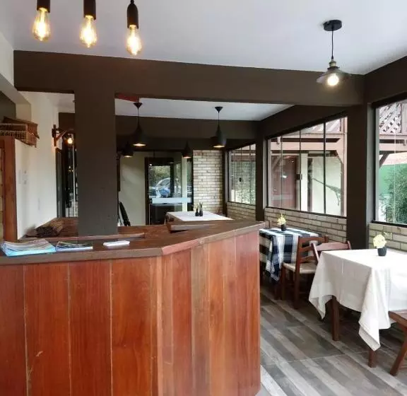 ペンション Pousada Villa Embaú