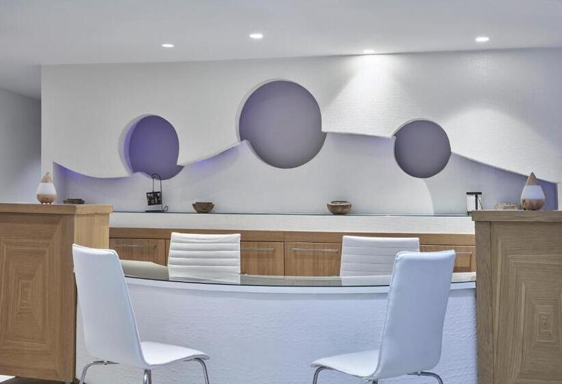 هتل Atlantica Oasis