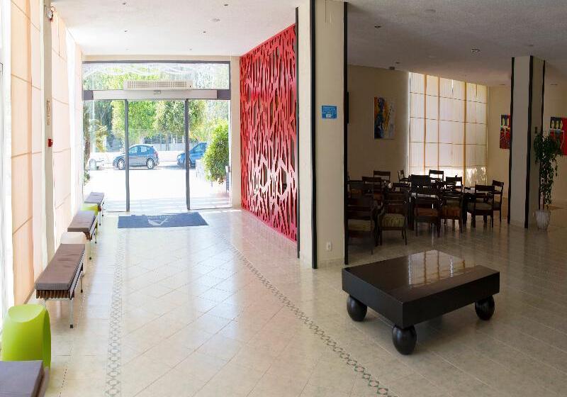 Azuline Hotel Pacific