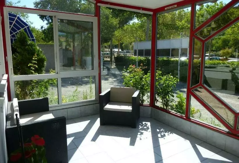 Отель Hôtel Hexagone