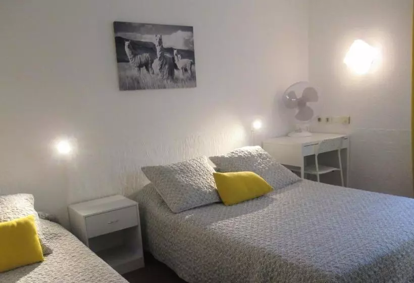 Отель Hôtel Hexagone