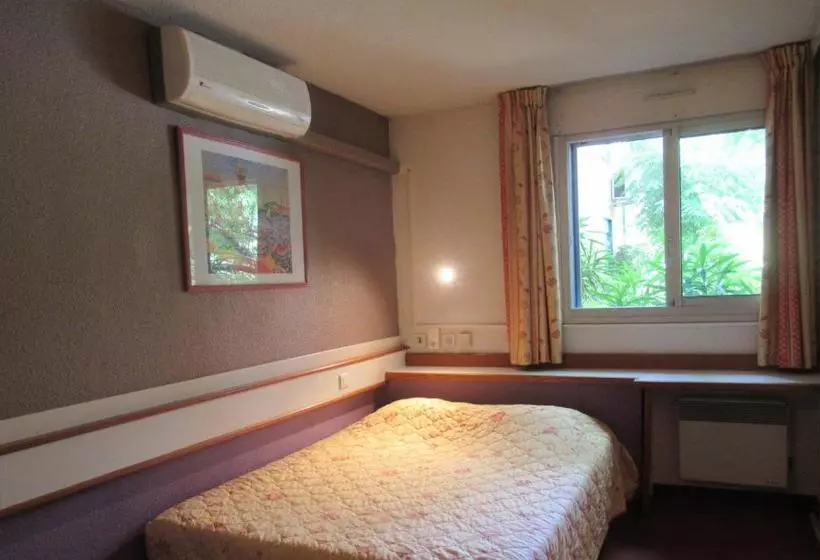 Отель Hôtel Hexagone