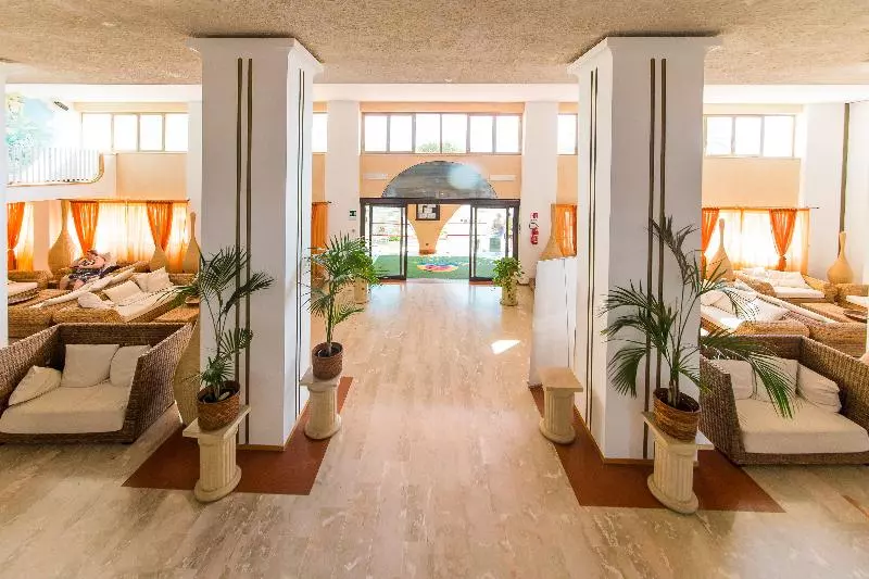 호텔 Paradise Beach Resort