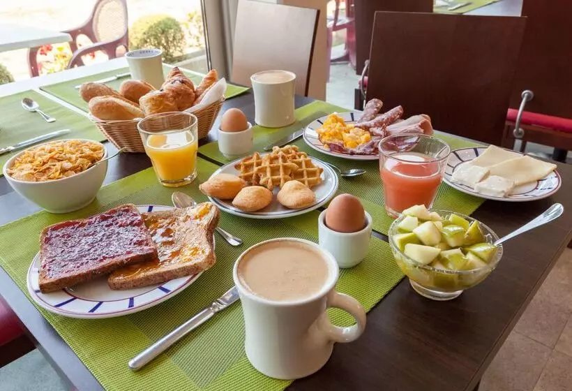 Отель The Originals City, Hôtel Les Bruyères, Dax Nord