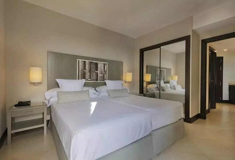 Precise Resort El Rompido-The Club