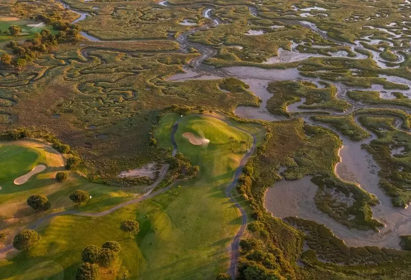 Precise Resort El Rompido-The Club