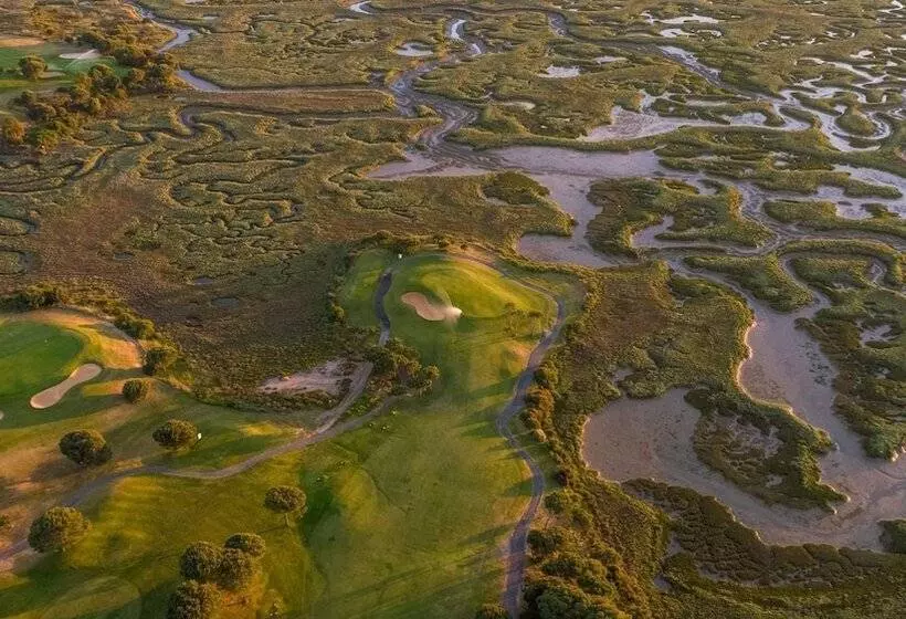 Precise Resort El Rompido-The Club