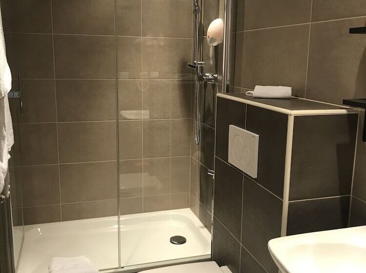 Ostello Auberge De Dully