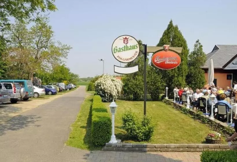 Retkeilymaja Polgármester étterem és Panzió