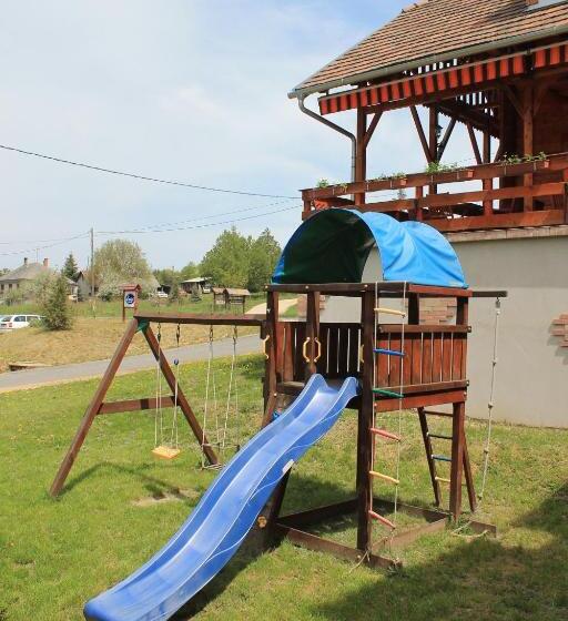 הוסטל őrszem Fogadó