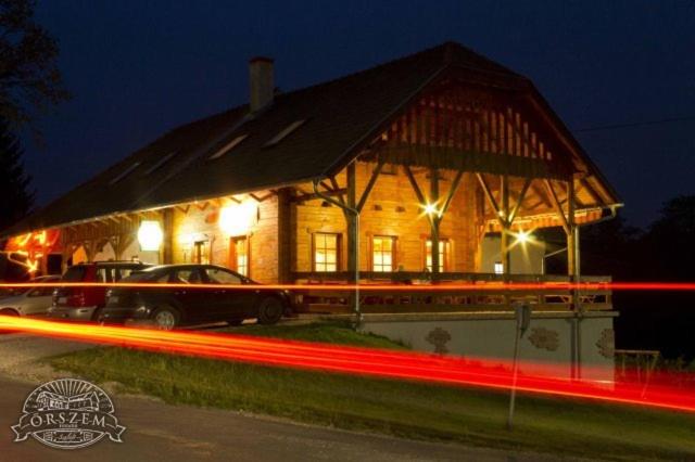 הוסטל őrszem Fogadó