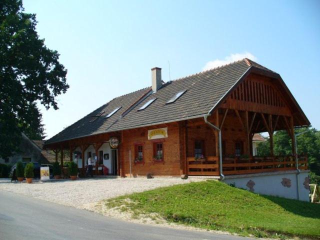 הוסטל őrszem Fogadó