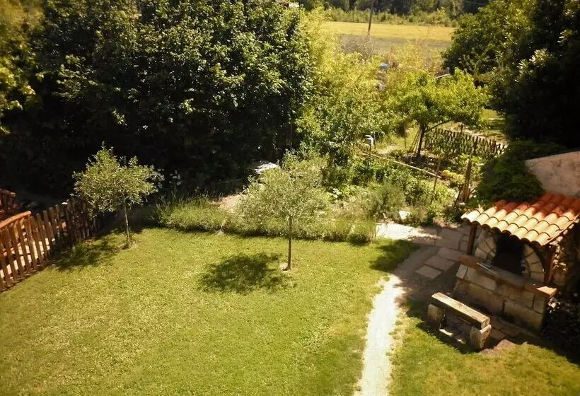 Aamiaismajoitus (B&B) Les Deux Tours