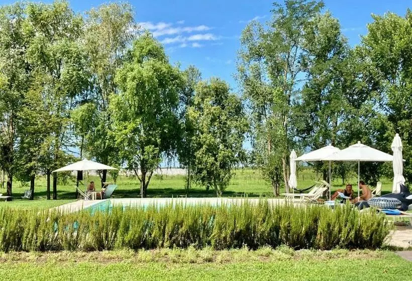 هتل Agriturismo Corte Carezzabella