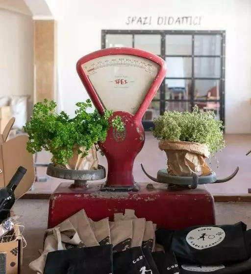 هتل Agriturismo Corte Carezzabella