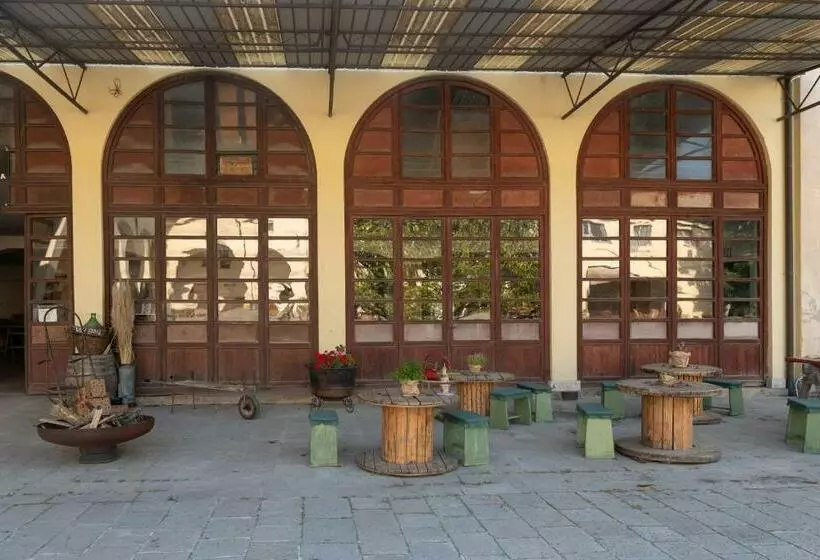 هتل Agriturismo Corte Carezzabella