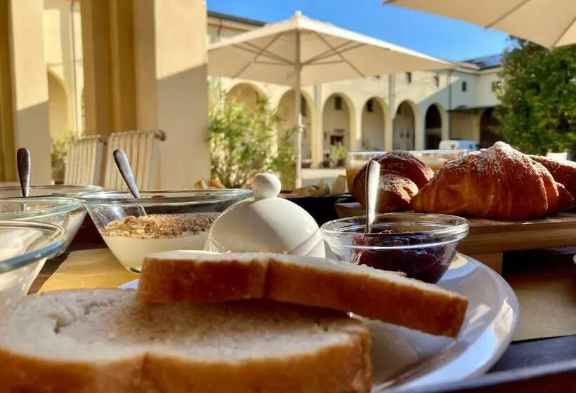هتل Agriturismo Corte Carezzabella