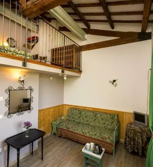 هتل Agriturismo Corte Carezzabella