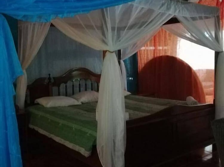 هتل Cabinas Piuri