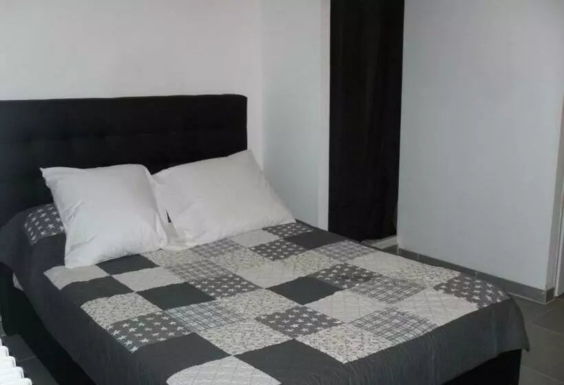 Hotelli Hôtel Restaurant Le Mistral