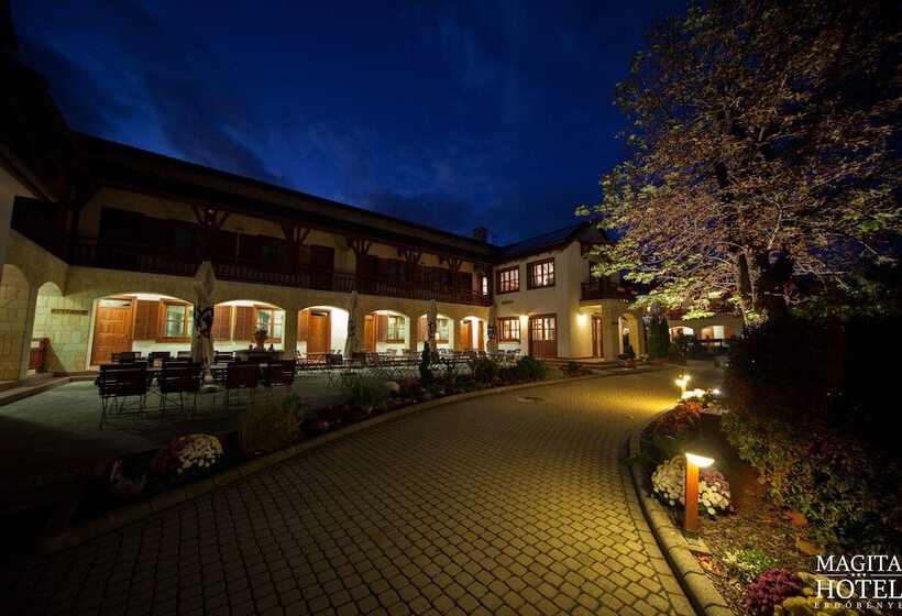 Отель Magita