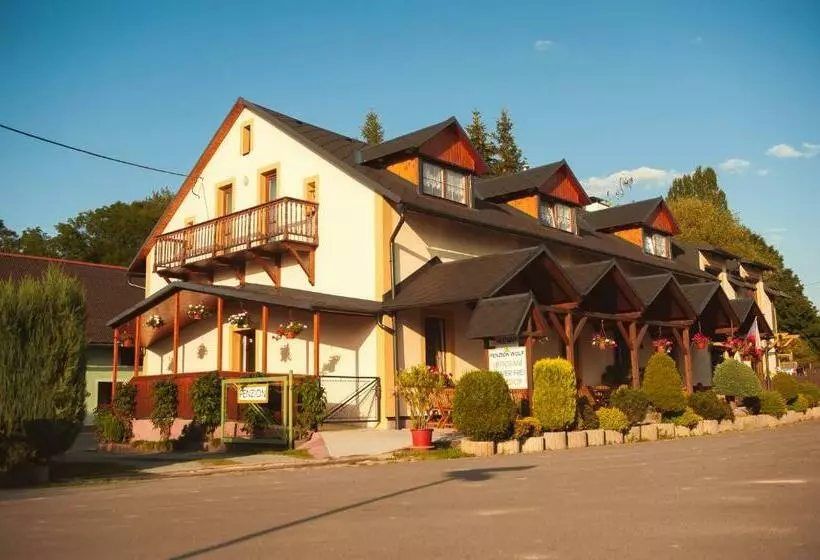 Hotelli Penzion A Autokemp Wolf