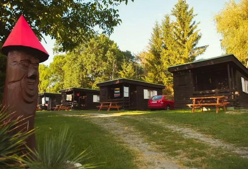 Hotelli Penzion A Autokemp Wolf