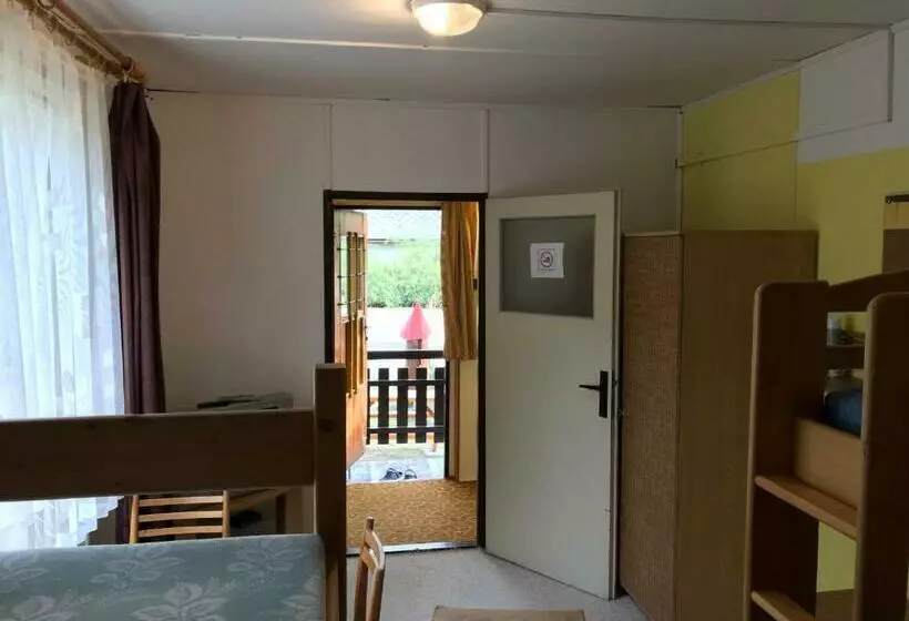 Hotelli Penzion A Autokemp Wolf