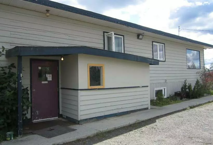 Nisutlin Trading Post Motel