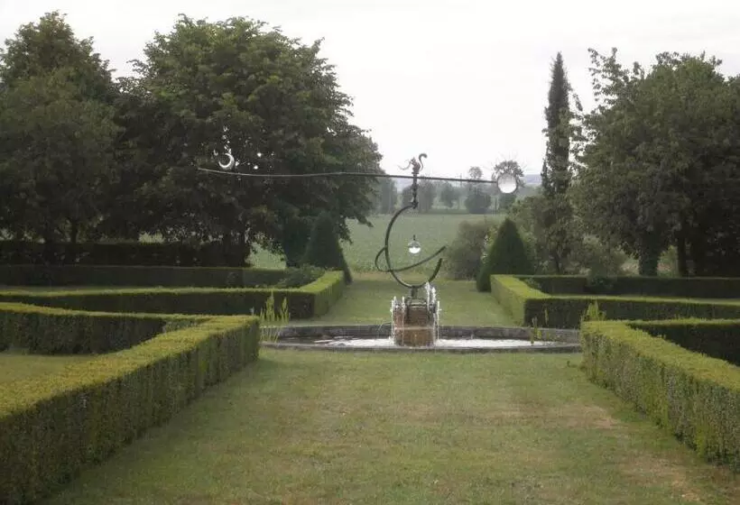 Majatalo Chambres D'hôtes Et Gîtes Du Château De Clauzuroux