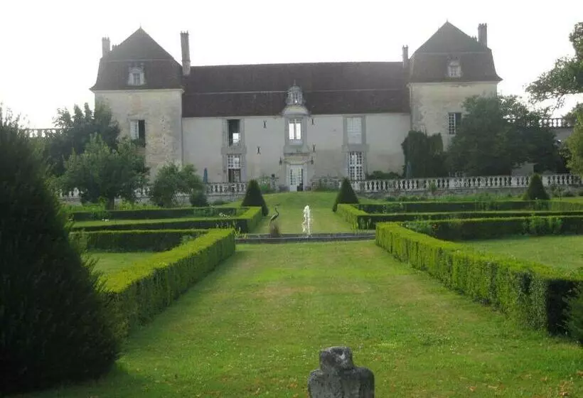 Majatalo Chambres D'hôtes Et Gîtes Du Château De Clauzuroux