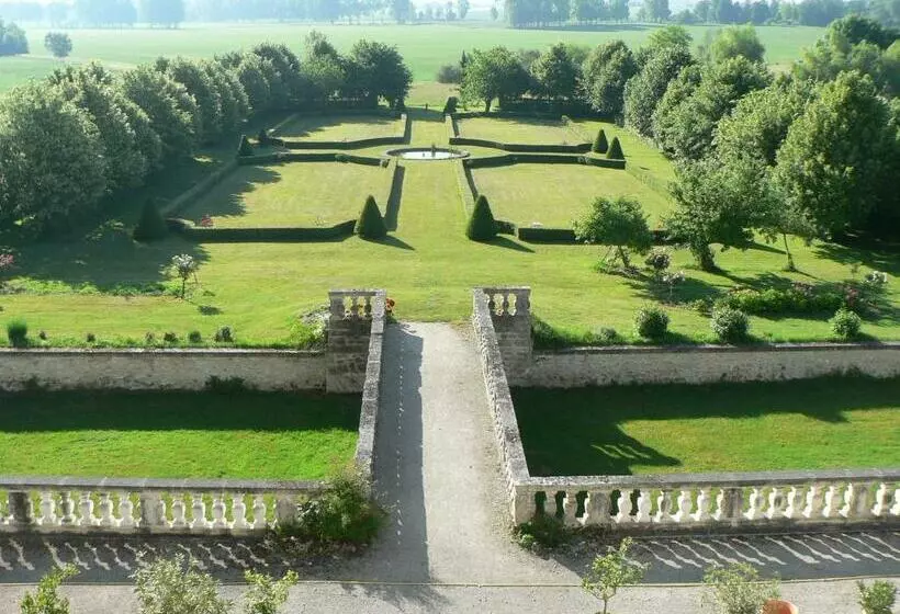 Majatalo Chambres D'hôtes Et Gîtes Du Château De Clauzuroux