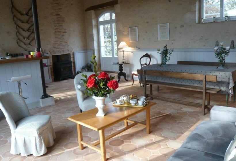 بنسيون Domaine De Montgenoux