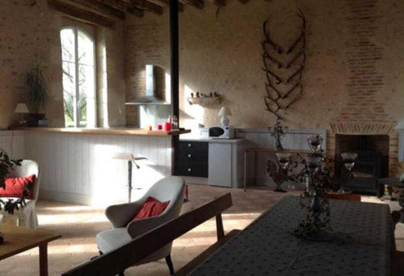 بنسيون Domaine De Montgenoux