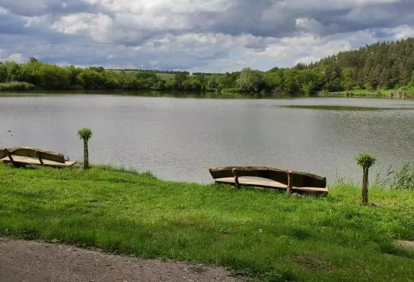 Majatalo Zelenaya Usad`ba Stavbor