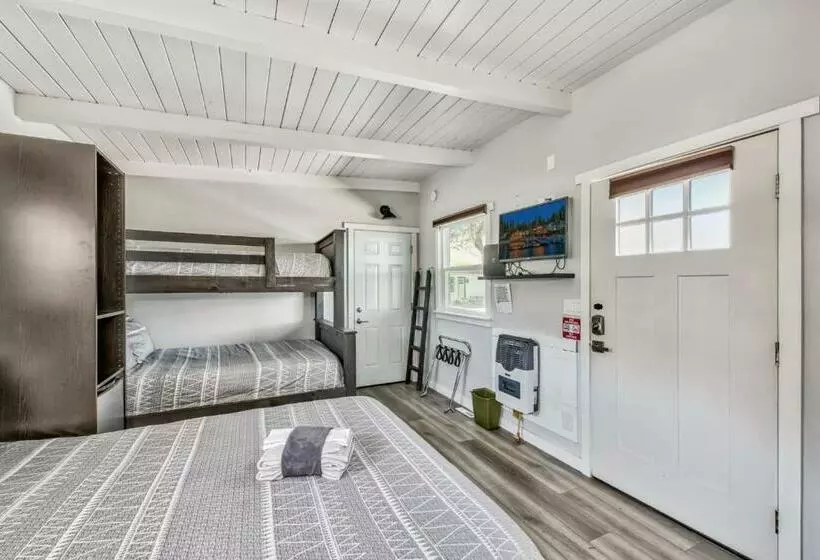 The Historic West Walker Motel