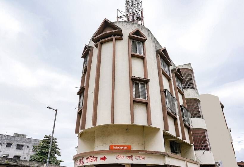 בית מלון כפרי Fabexpress Sai Lodging   Nashik Railway Station