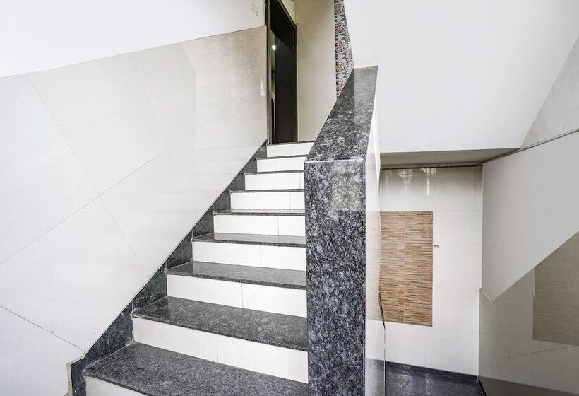 בית מלון כפרי Fabexpress Sai Lodging   Nashik Railway Station