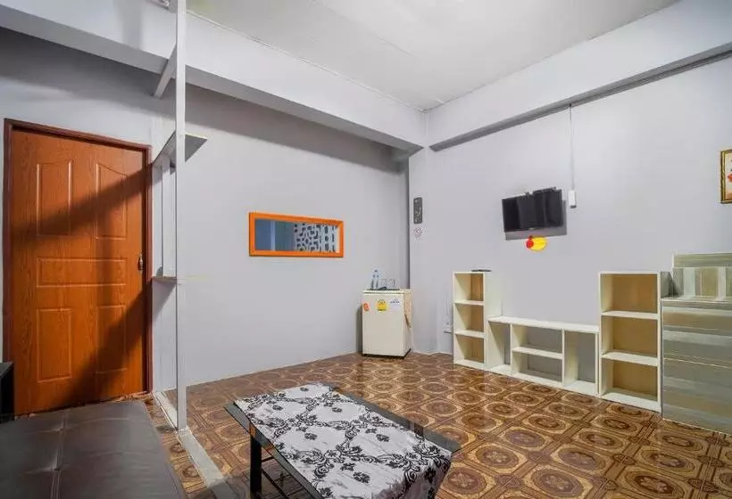 Hotelli Oyo 1006 F.o Room