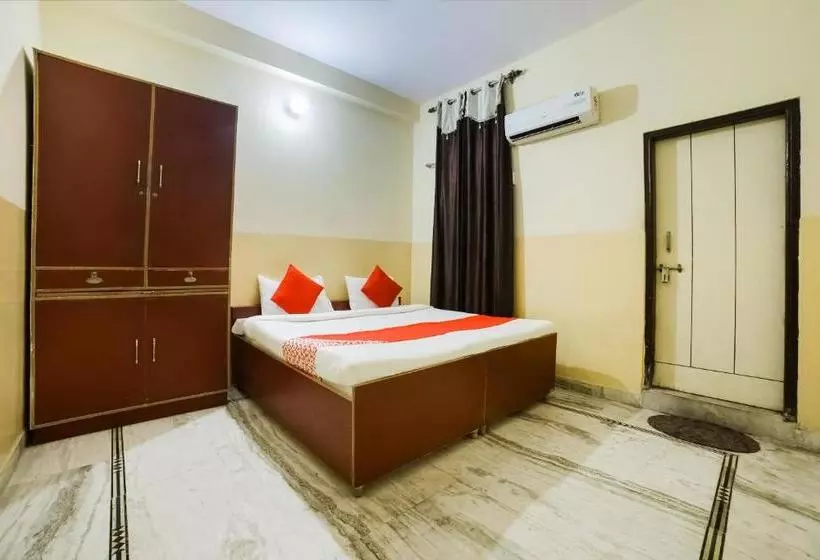 Hotelli Oyo 63006 Yogi Guest House