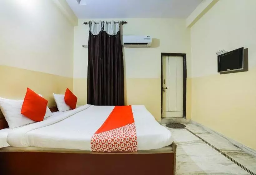 Hotelli Oyo 63006 Yogi Guest House