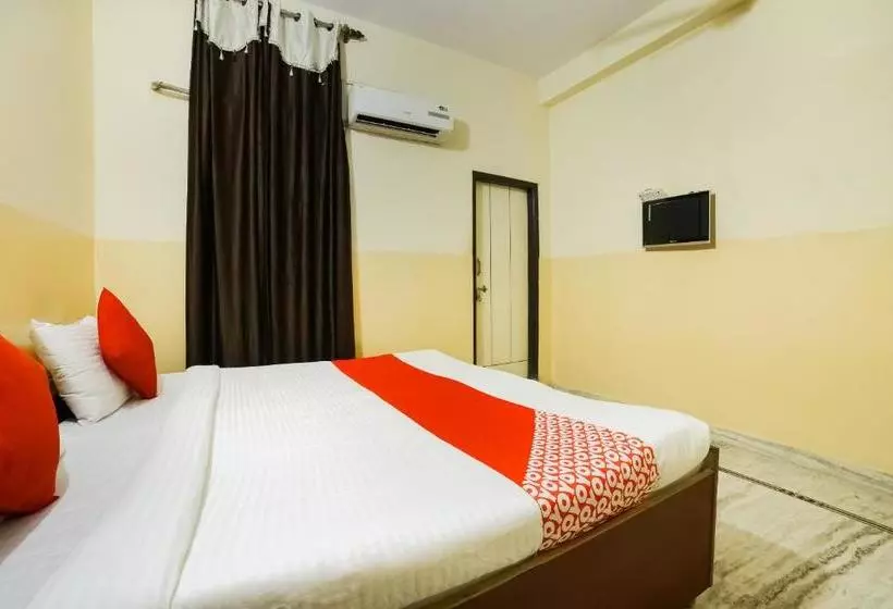 Hotelli Oyo 63006 Yogi Guest House