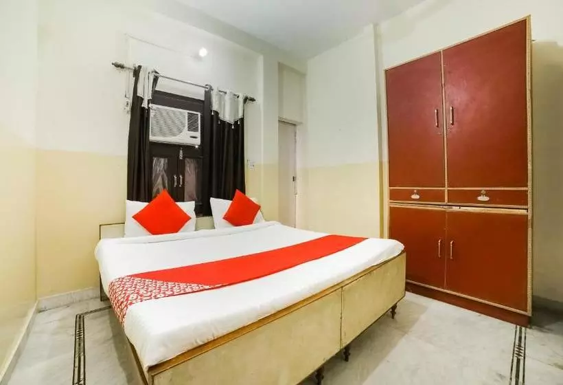 Hotelli Oyo 63006 Yogi Guest House