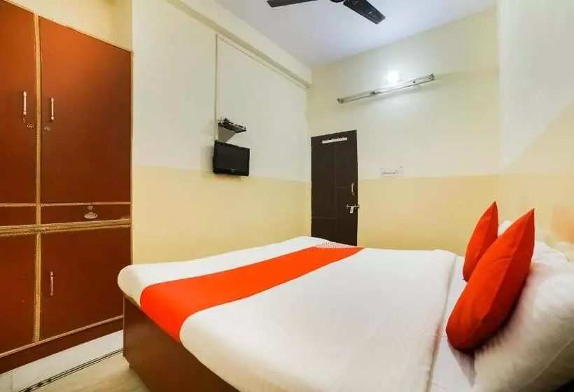 Hotelli Oyo 63006 Yogi Guest House