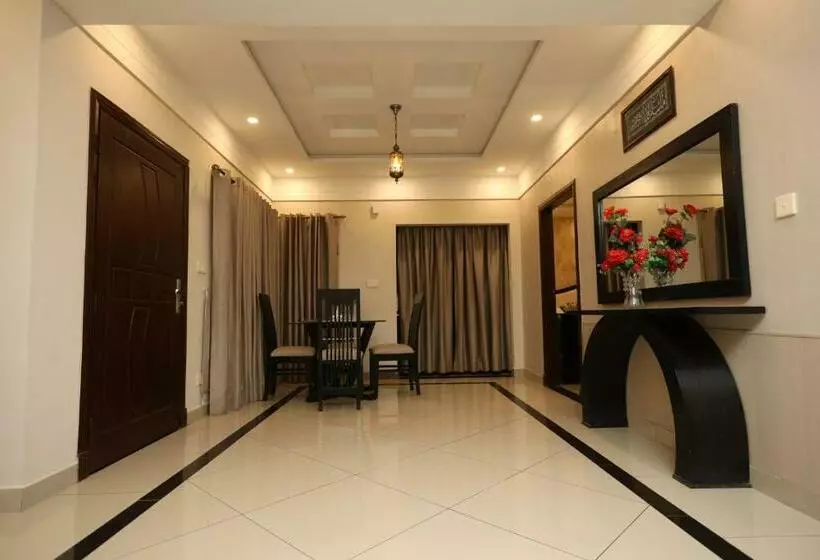 هتل Safari Club 4