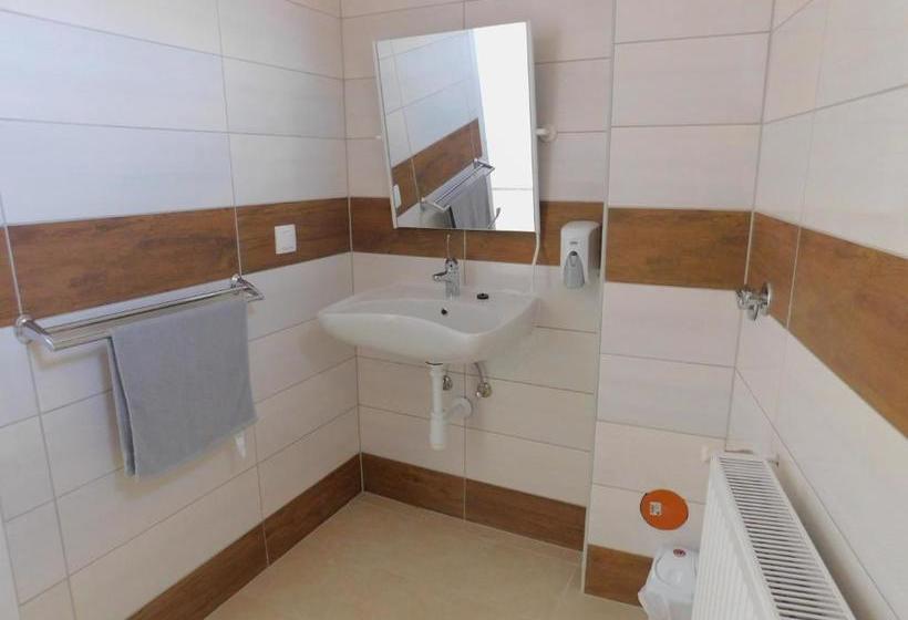 تختخواب و صبحانه Berta Panzió